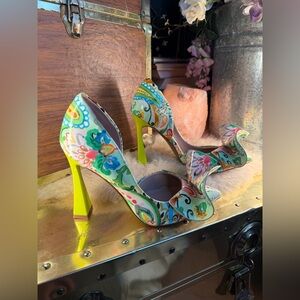Betsey Johnson Nobble-P Paisley and Floral Pumps Size 8M